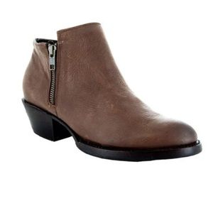 Soto Boots Womens Isla Leather Ankle Booties Sz 10.5 NWE